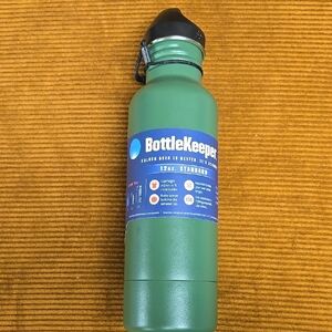 BottleKeeper Green Insulated Bottle Holder 12 Oz With Bottle Opener In Lid NWT